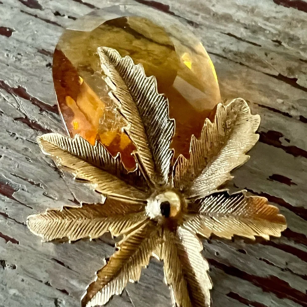 Vintage SARAH COVENTRY Amber Faceted Glass and Gold Leaf Brooch